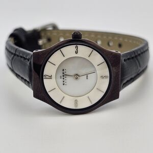 Skagen Women's Watch 24MM MOP White Dial Black Leather Bands Up 6.5" New Battery